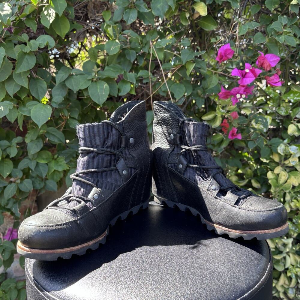 Sorel Sandy Hidden Wedge Lace Up Leather Ankle Booties Boots Black Sz 6.5